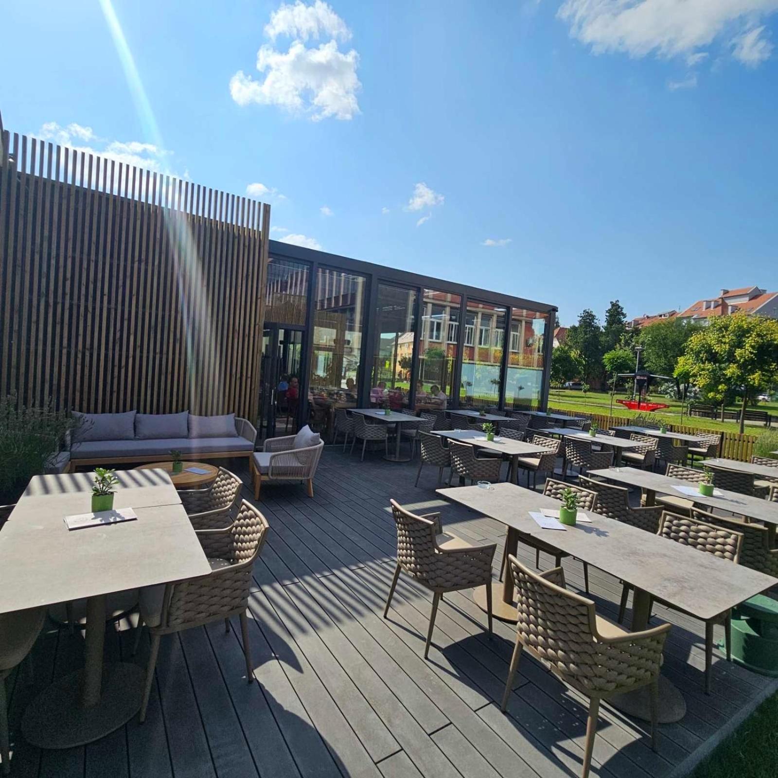 Santa Villa & Restaurant Sremska Mitrovica Bagian luar foto