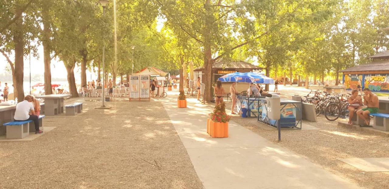 Santa Villa & Restaurant Sremska Mitrovica Bagian luar foto