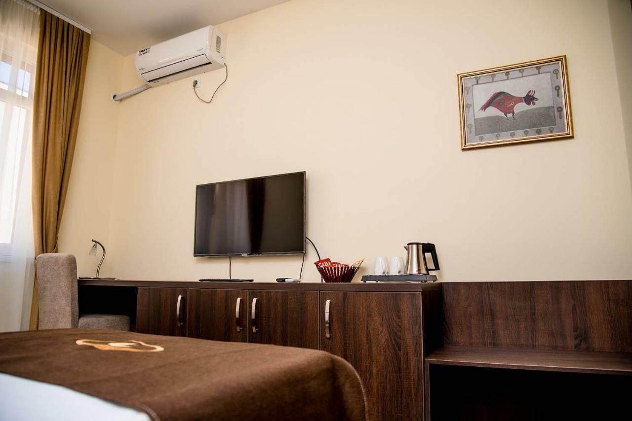 Santa Villa & Restaurant Sremska Mitrovica Bagian luar foto